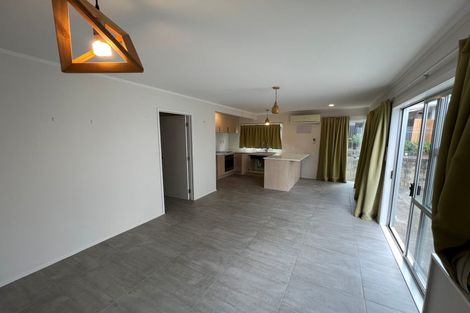 Photo of property in 3 Kerria Place, Sunnynook, Auckland, 0620