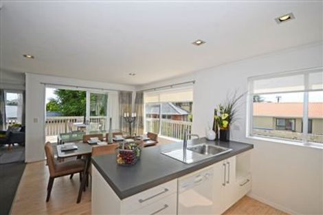 Photo of property in 3a Toru Street, Te Atatu Peninsula, Auckland, 0610