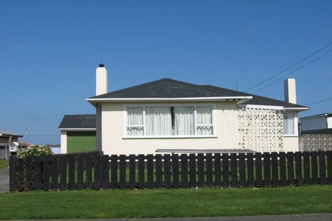 Photo of property in 15a Hood Street, Castlecliff, Whanganui, 4501