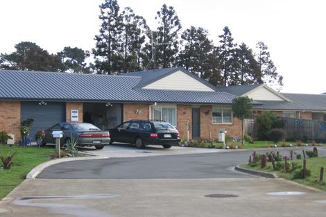 Photo of property in 16 Kittyhawk Place, Melville, Hamilton, 3206