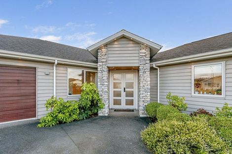 Photo of property in 10 Fred White Drive, Kumeu, 0810