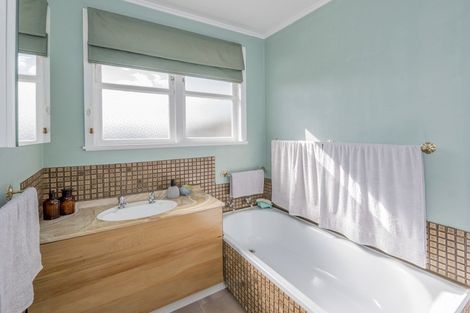 Photo of property in 9 East Road, Shannon, 4821