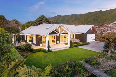 Photo of property in 35b Awanui Drive, Waikanae, 5036