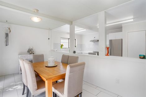 Photo of property in 16 Janome Place, Bucklands Beach, Auckland, 2014