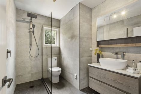 Photo of property in 2/16 Rangitoto Terrace, Milford, Auckland, 0620