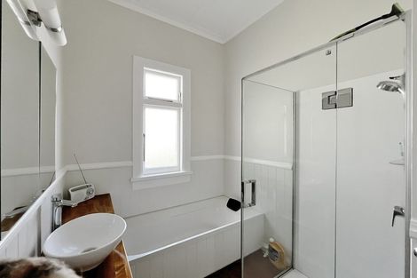 Photo of property in 21 Beresford Street, Takaro, Palmerston North, 4410