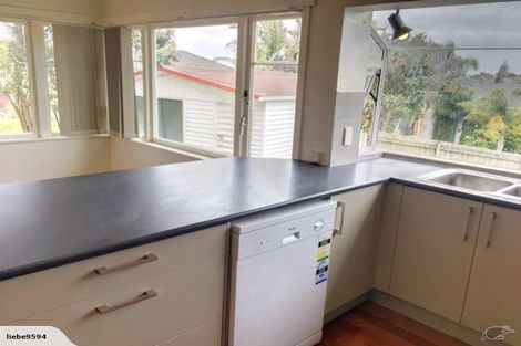 Photo of property in 2 Wyoming Avenue, Murrays Bay, Auckland, 0630