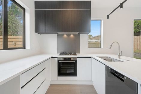 Photo of property in 43d Fitzherbert Avenue, West Harbour, Auckland, 0618