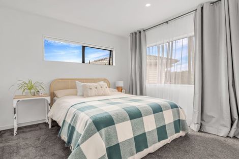 Photo of property in 1 Nga Waka Place, Mangere, Auckland, 2022