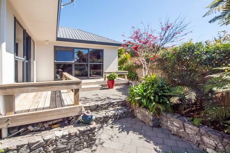 Photo of property in 2 Furlong Crescent, Churton Park, Wellington, 6037