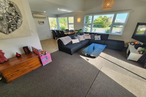 Photo of property in 72 Niven Street, Avondale, Christchurch, 8061