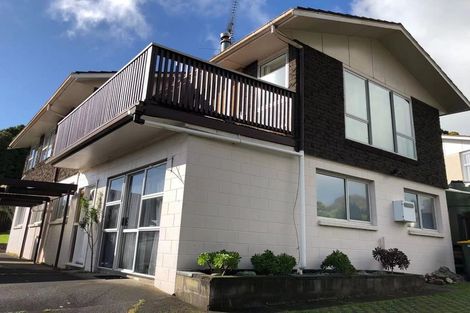 Photo of property in 21 Castleford Street, Green Bay, Auckland, 0604