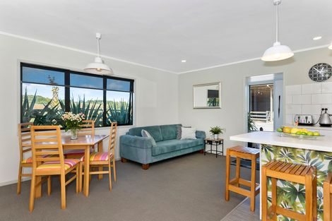 Photo of property in 110 Farmpark Road, Waiuku, 2681