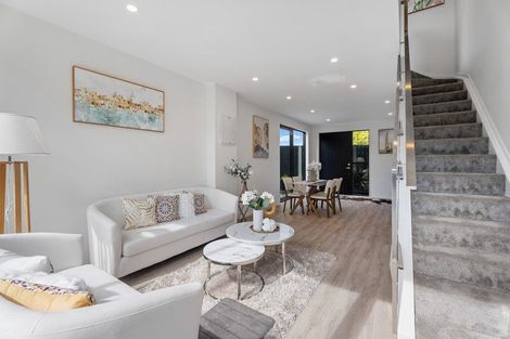 Photo of property in 2/10 Hutchinsons Road, Bucklands Beach, Auckland, 2014