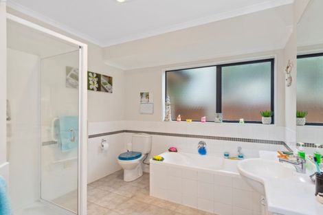 Photo of property in 32 Aranui Drive, Papamoa Beach, Papamoa, 3118