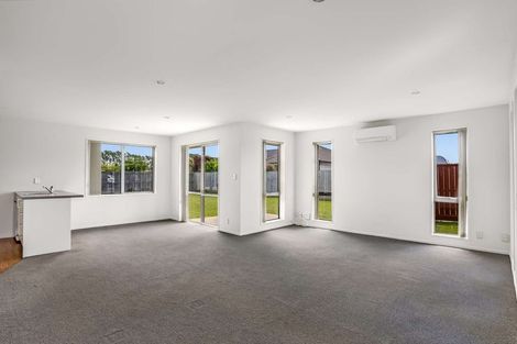 Photo of property in 69 Acacia Avenue, Rangiora, 7400