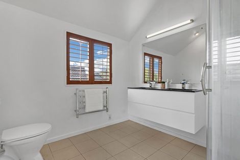 Photo of property in 2/19 Rodney Road, Northcote Point, Auckland, 0627