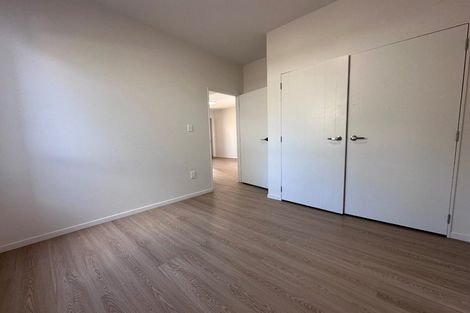 Photo of property in 2/13 Blockhouse Bay Road, Avondale, Auckland, 1026