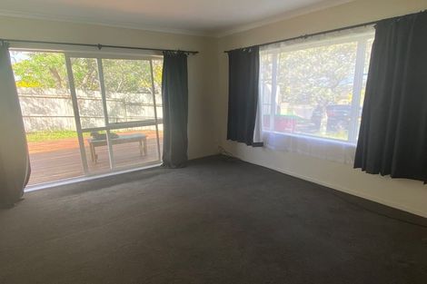 Photo of property in 37 Senator Drive, Manurewa, Auckland, 2105