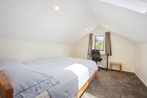 Photo of property in 102 Parkvale Road, Karori, Wellington, 6012