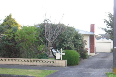 Photo of property in 16 Dorset Crescent, Hokowhitu, Palmerston North, 4410