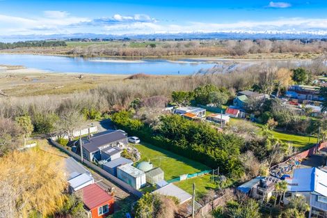 Photo of property in 17 Stopbank Road, Milford, Temuka, 7986