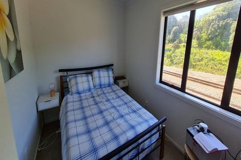 Photo of property in 10/9 Surrey Street, Tawa, Wellington, 5028