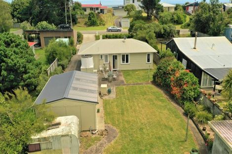 Photo of property in 14 Kent Avenue, Waitarere Beach, Levin, 5510