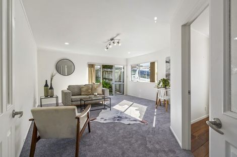 Photo of property in 1/23 Kiteroa Terrace, Rothesay Bay, Auckland, 0630