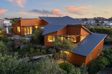 Photo of property in 17 Victoria Street, Foxton, 4814