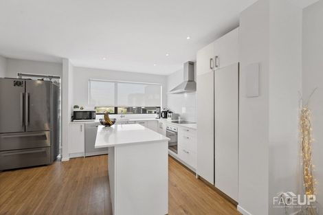 Photo of property in 10 Carder Court, Hobsonville, Auckland, 0618