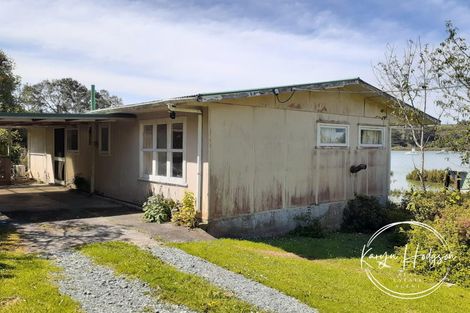 Photo of property in 12 Piccadilly Street, Pahi, Paparoa, 0571