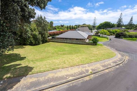 Photo of property in 7 Fairway Oaks Drive, Waikanae Beach, Waikanae, 5036
