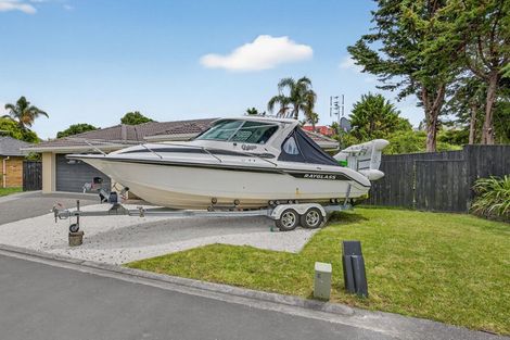 Photo of property in 6d Clearwater Cove, West Harbour, Auckland, 0618