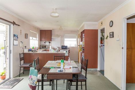 Photo of property in 5 Gladstone Street, Dannevirke, 4930