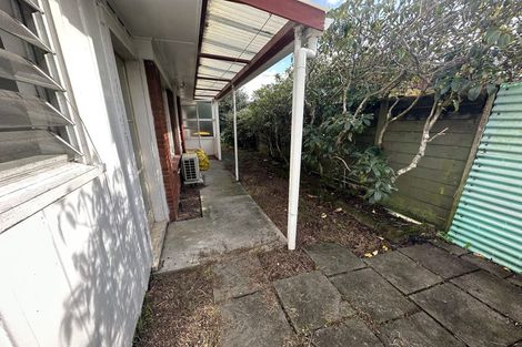 Photo of property in 1/663 Te Atatu Road, Te Atatu Peninsula, Auckland, 0610