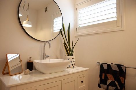 Photo of property in 2/246 Lake Road, Hauraki, Auckland, 0622