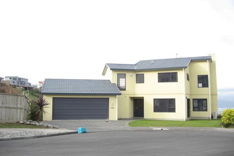 Photo of property in 9 Forbes Lane, Newlands, Wellington, 6037