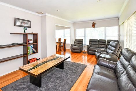 Photo of property in 2 Hillcrest Grove, Hillpark, Auckland, 2102