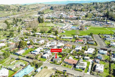 Photo of property in 39 Mcgreevy Street, Waipawa, 4210