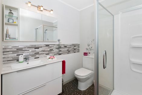 Photo of property in 110 Farmpark Road, Waiuku, 2681