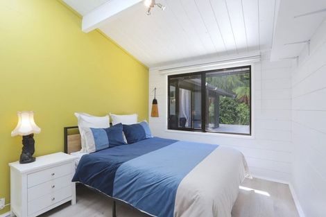 Photo of property in 192 Mountain Road, Henderson Valley, Auckland, 0612