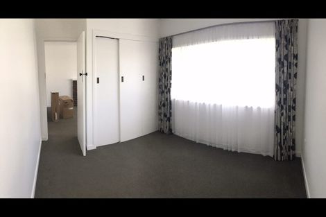 Photo of property in 52 Beach Haven Road, Beach Haven, Auckland, 0626