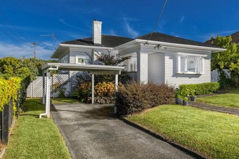 Photo of property in 23 Eversleigh Road, Belmont, Auckland, 0622