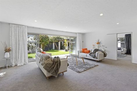 Photo of property in 21 Witbrock Crescent, Burnside, Christchurch, 8053