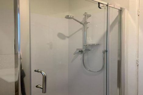 Photo of property in 70 Savoy Road, Glen Eden, Auckland, 0602