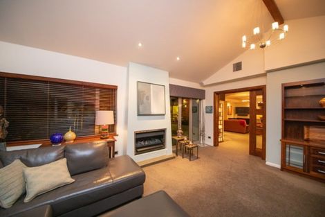 Photo of property in 16 Ihaka Street, Hokowhitu, Palmerston North, 4410