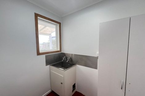 Photo of property in 31 Essex Street, Te Atatu South, Auckland, 0610