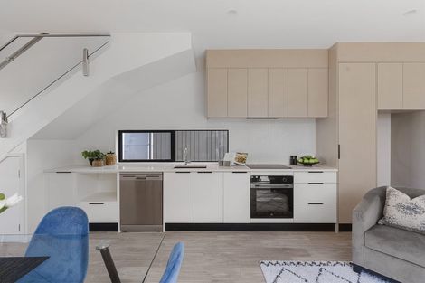 Photo of property in 14c Andrew Road, Howick, Auckland, 2010