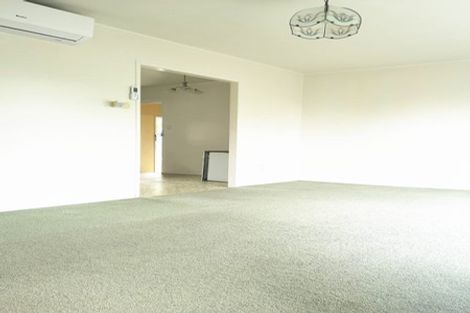 Photo of property in 1/2 Yacht Place, Bucklands Beach, Auckland, 2012